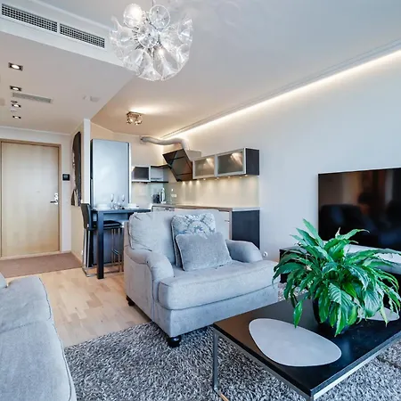 Fahle, Skyline View 1 Bedroom Flat Near Centre Apartment *