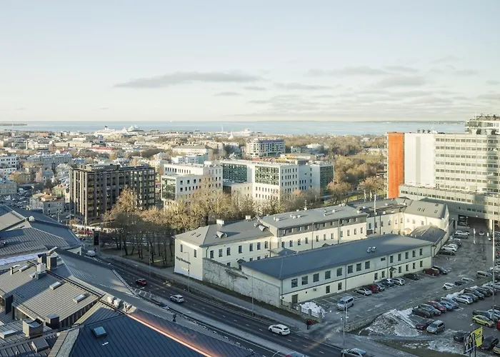 Fahle, Skyline View 1 Bedroom Flat Near Centre Apartment *