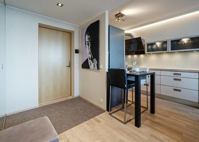 Fahle, Skyline View 1 Bedroom Flat Near Centre Apartment