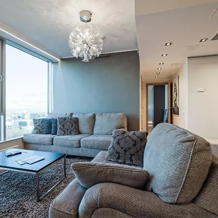 Fahle, Skyline View 1 Bedroom Flat Near Centre *