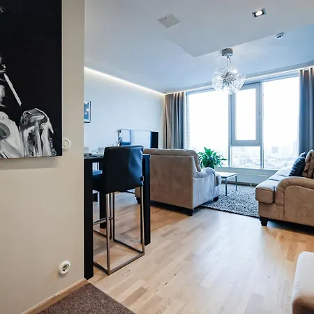 Fahle, Skyline View 1 Bedroom Flat Near Centre טאלין