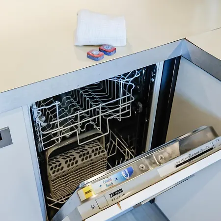 Fahle, Skyline View 1 Bedroom Flat Near Centre דירה *