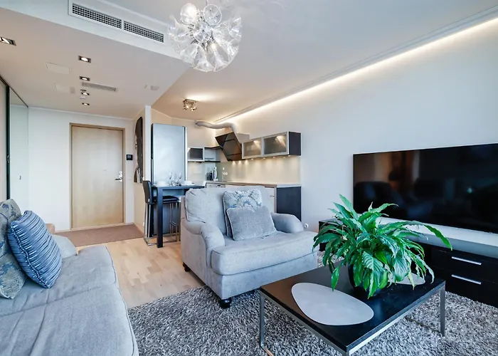 Fahle, Skyline View 1 Bedroom Flat Near Centre Apartament *